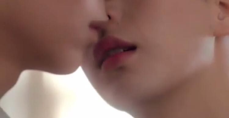 โฆษณา KA Lip Care เอาใจสาววาย (มีคลิป)