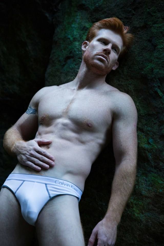 hot male 302 (18+)