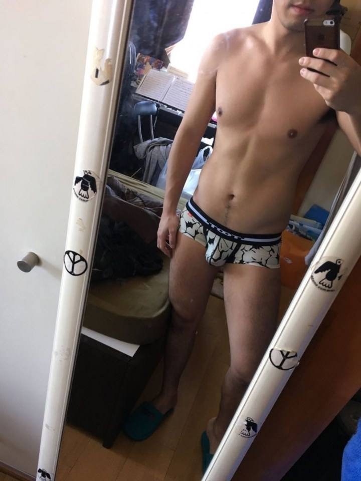 Hot guy in underwear 304