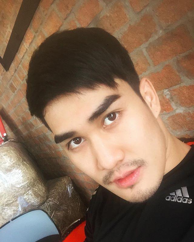 สามีดิว นัทธพงศ์