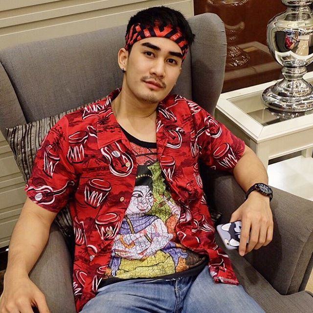 สามีดิว นัทธพงศ์
