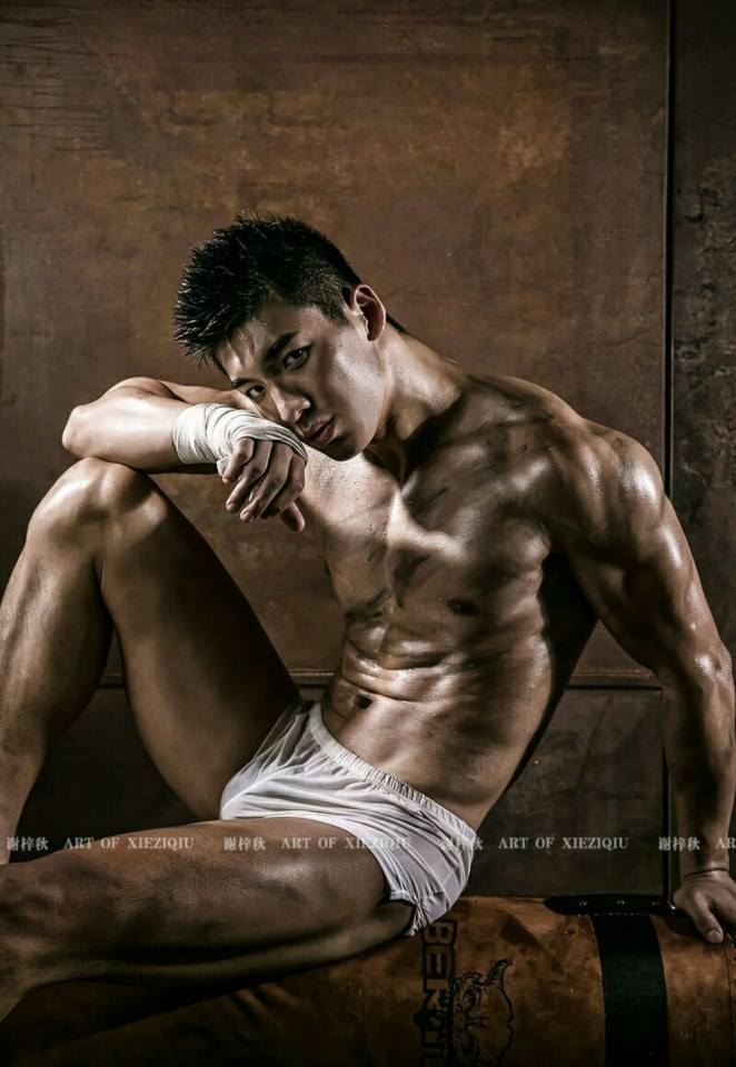 hot male 305 (18+)