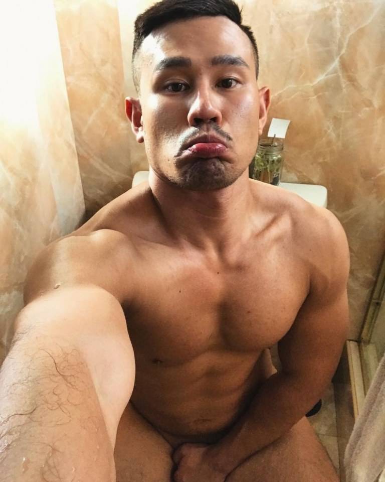 hot male 305 (18+)