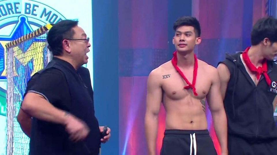 โปรดส่งเจ้ามาฮักข้อยทีมักคนนี้เหลือเกิน หล่อ หุ่นดีขั้นเทพสุดๆ เจมส์//เกมพันหน้า The Hero