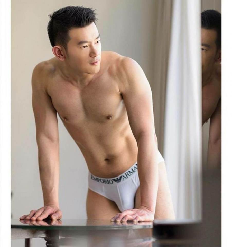 hot male 308 (18+)