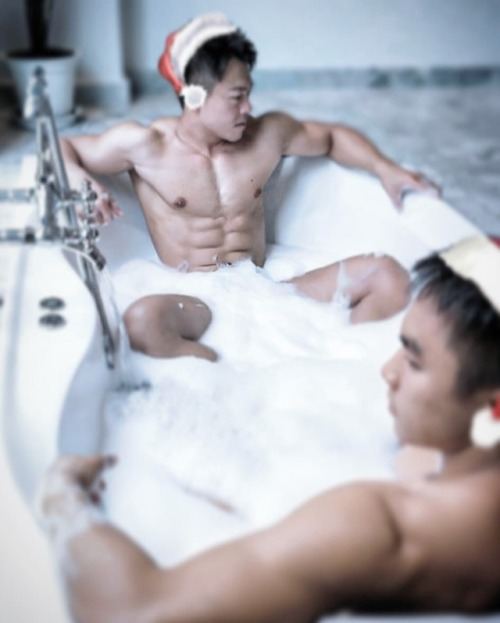 ถอดโชว์เรือนร่าง 2016
