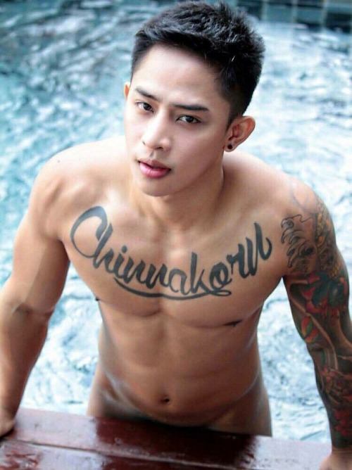 ถอดโชว์เรือนร่าง 2016