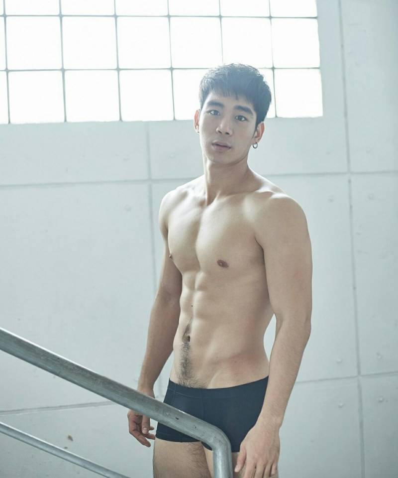 hot male 310 (18+)
