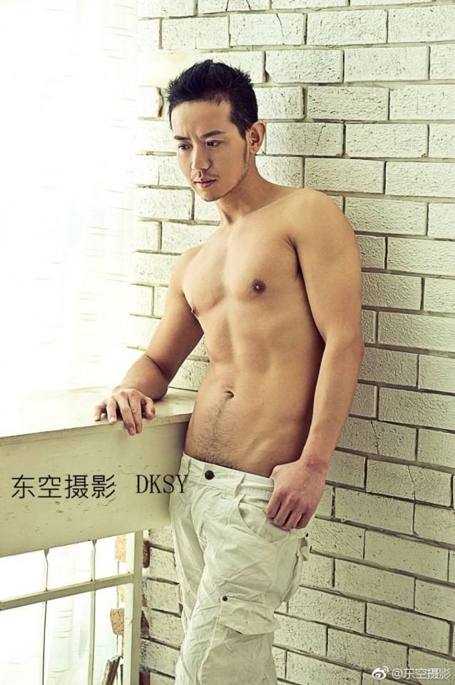 เลียกล้ามนมอมไข่