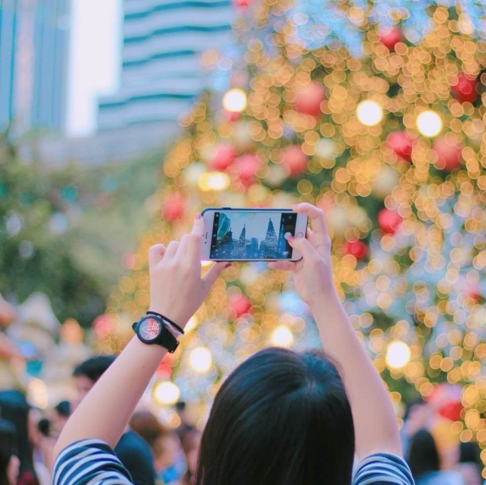 ชวนส่องไฟประดับหน้า CentralWorld สวยสุดๆ