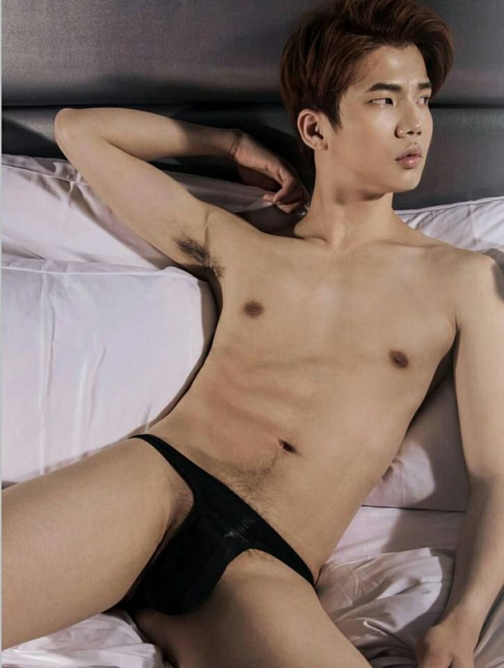 hot male 312 (18+)