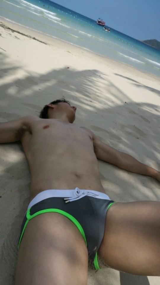 hot male 312 (18+)