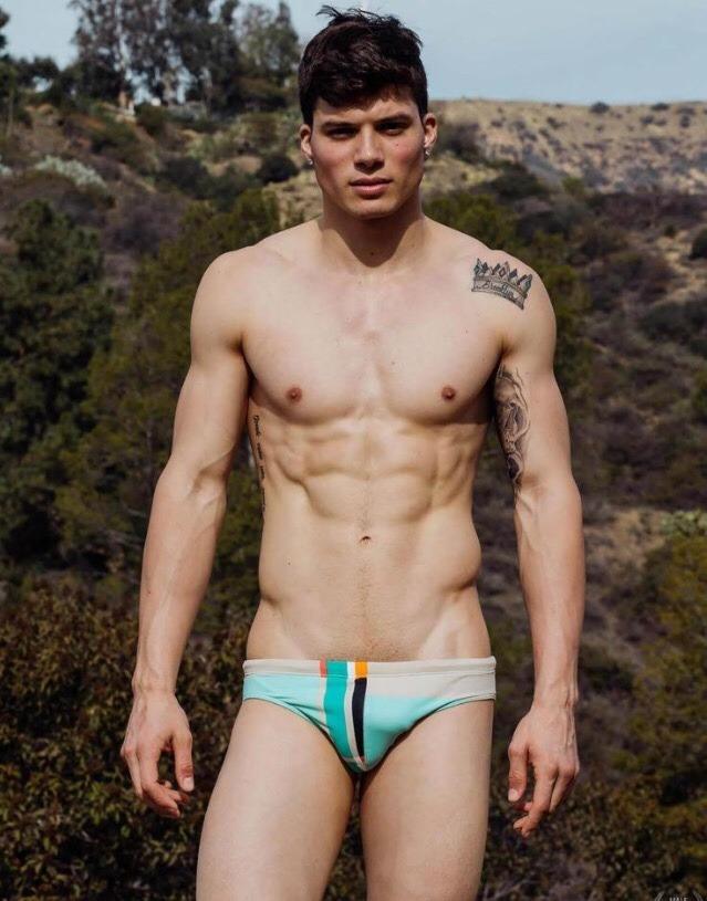 hot male 312 (18+)