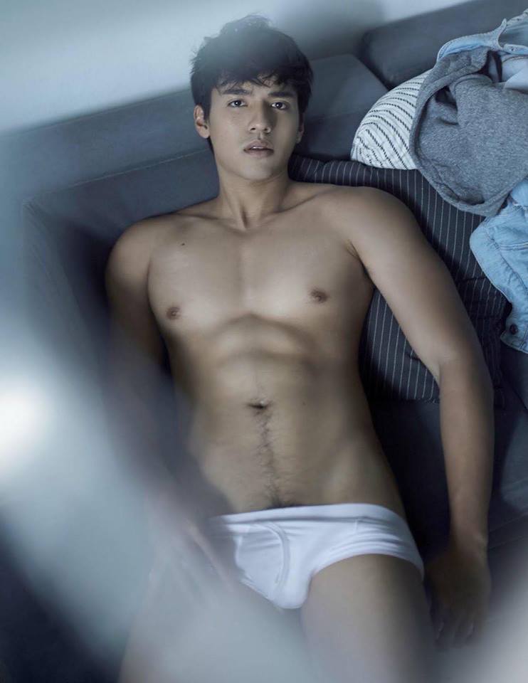 หนุ่มหล่อขึ้นปก 11