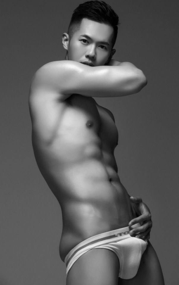 hot male 314 (18+)