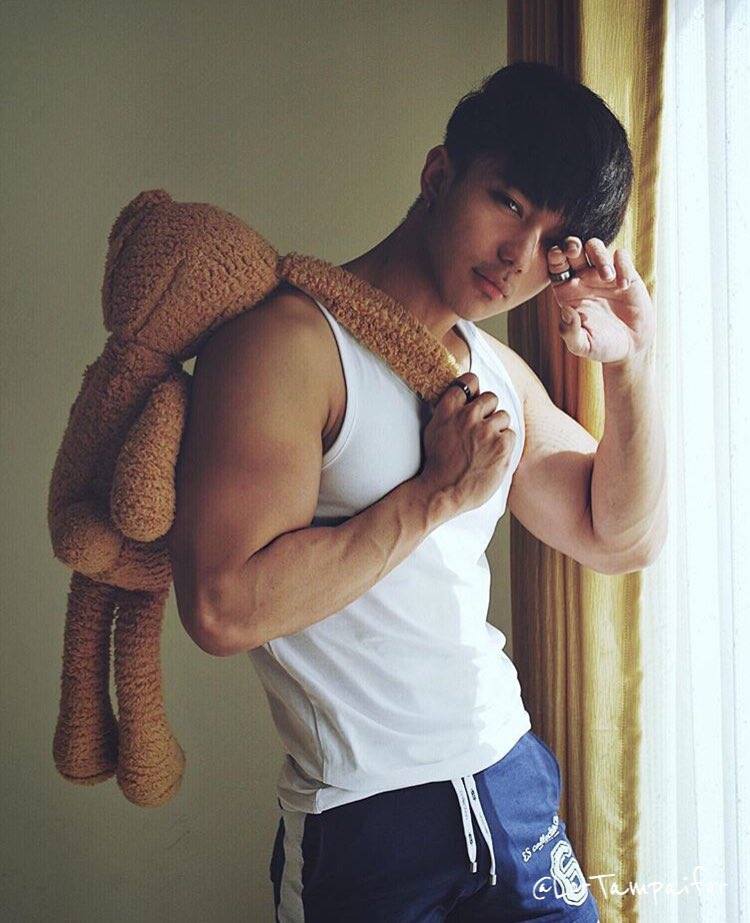 จ้องตาแฉะ