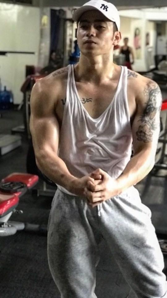 จ้องตาแฉะ