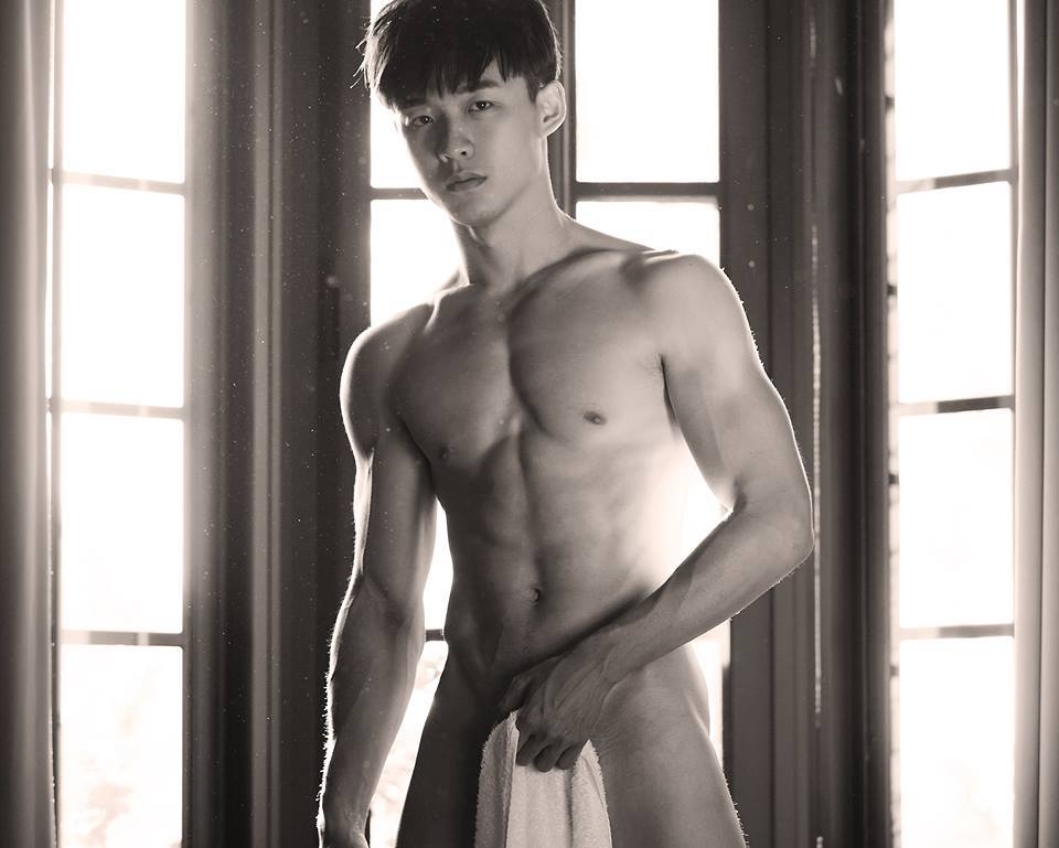 hot male 315 (18+)
