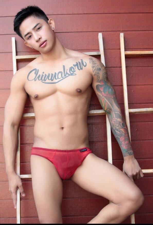 hot male 315 (18+)