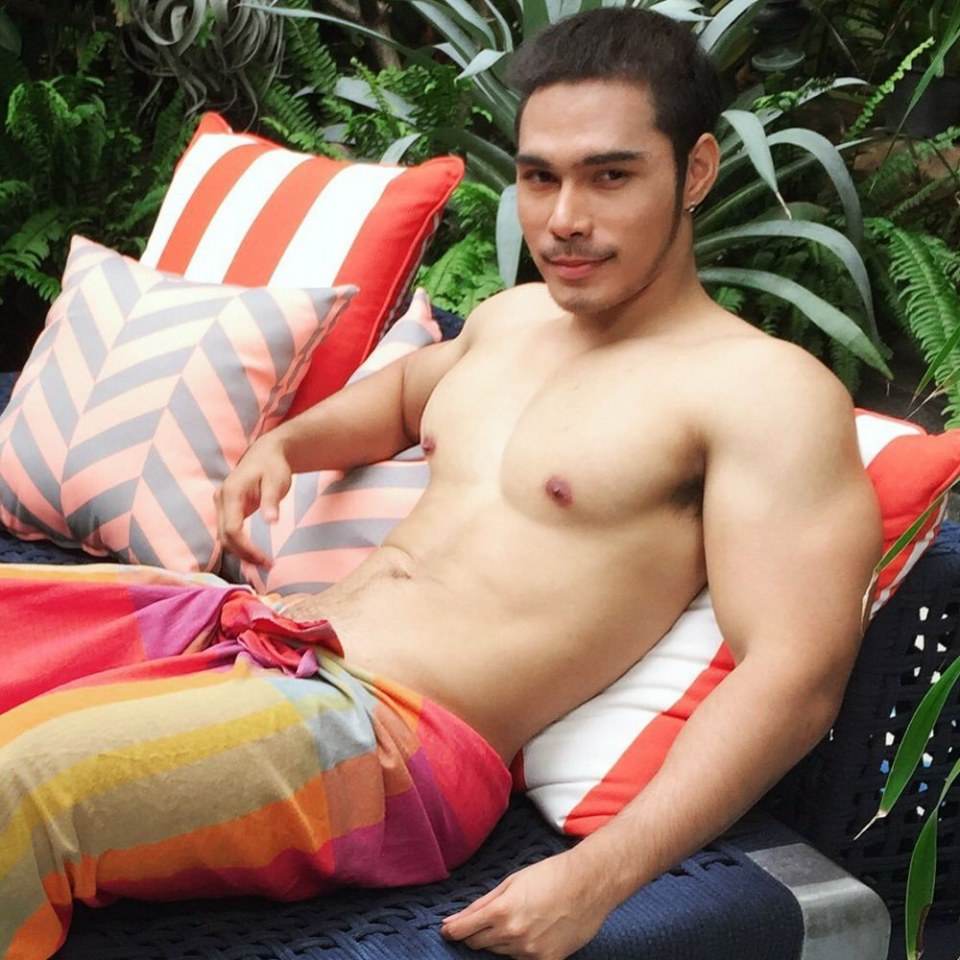 hot male 315 (18+)