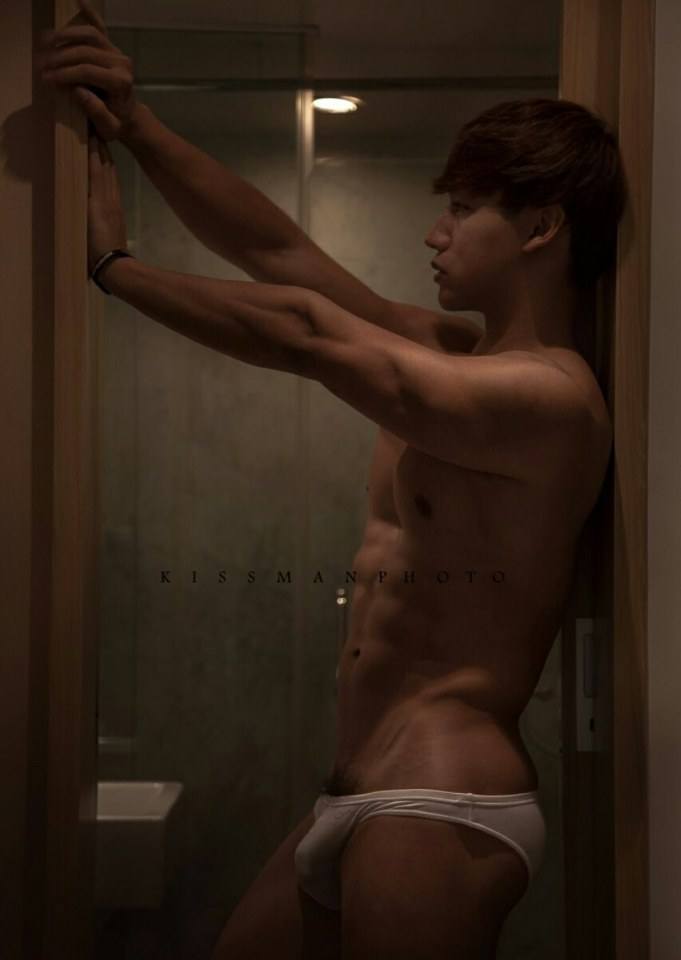 hot male 315 (18+)