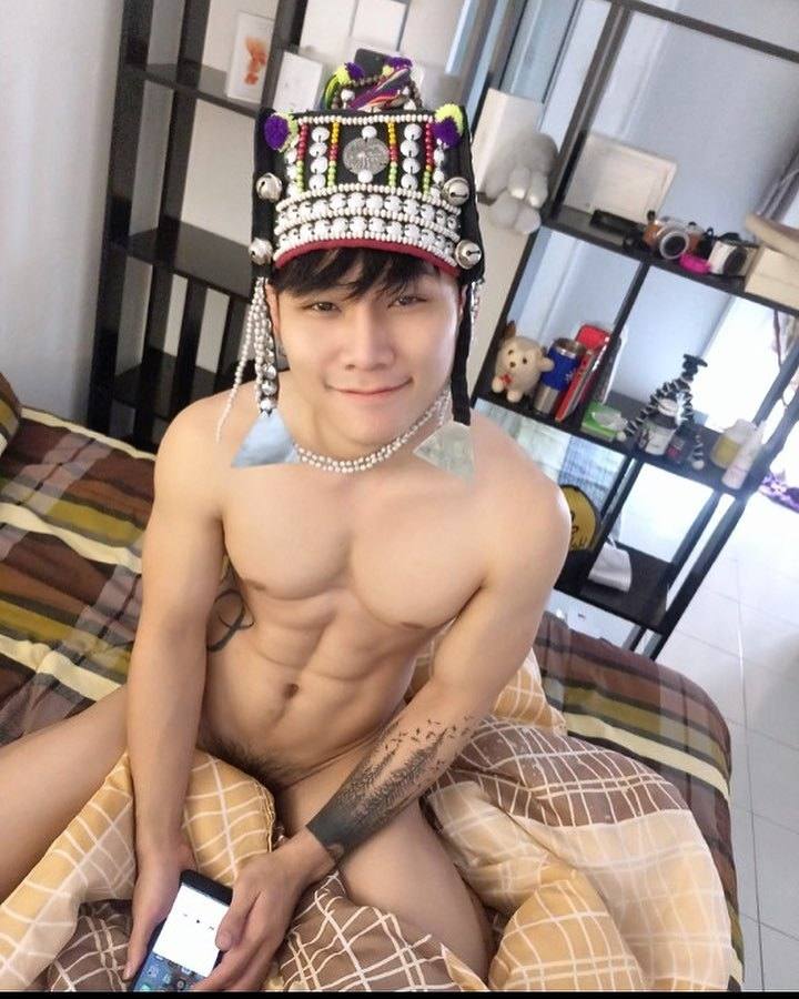 hot male 315 (18+)