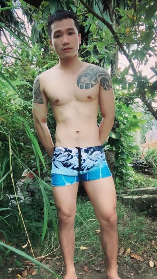 hot male 318 (18+)