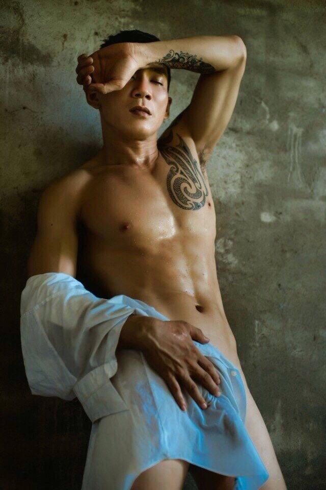 hot male 318 (18+)