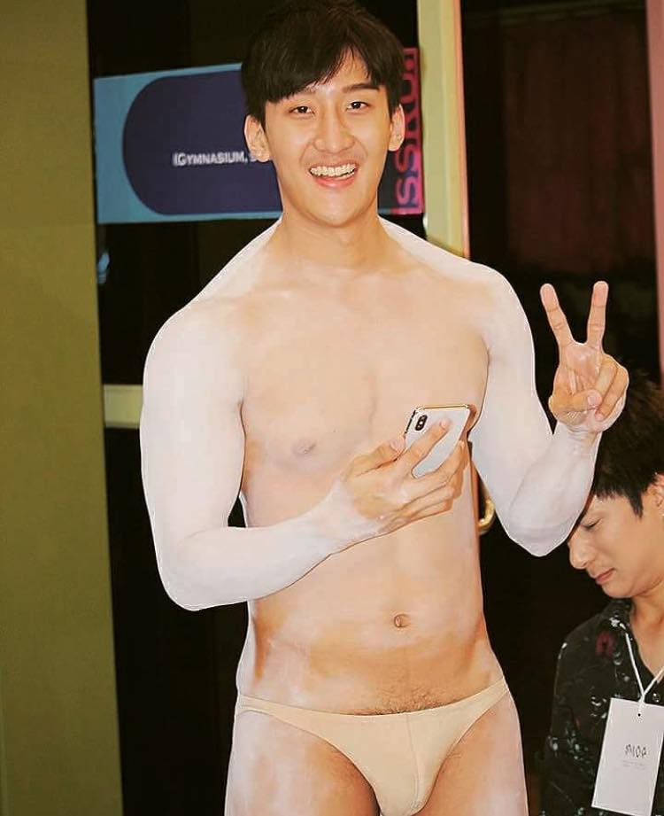 ปาร์ตี้หนุ่มๆส่งท้ายปี 2017