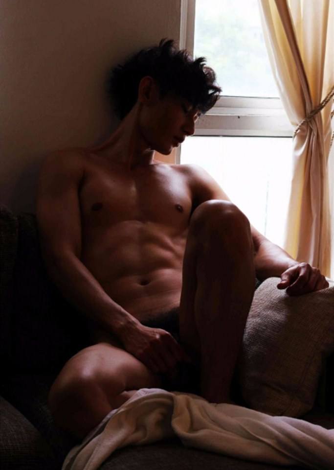 hot male 319 (18+)
