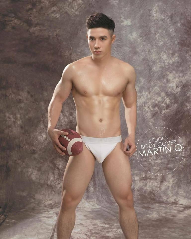 hot male 319 (18+)