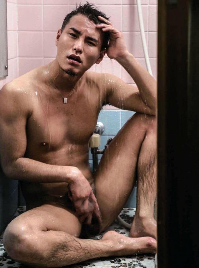 hot male 320 (18+)
