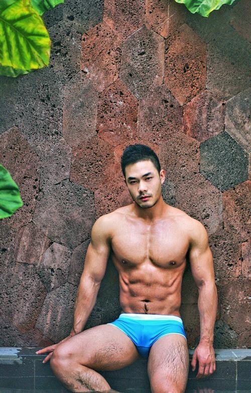 hot male 321 (18+)
