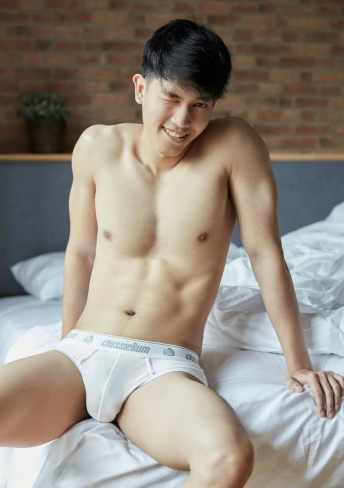 hot male 321 (18+)