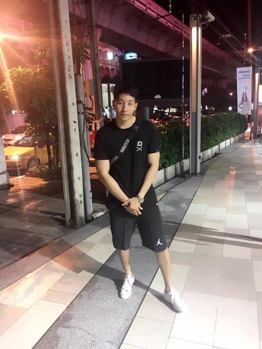 เมื่อวานฉันพบเขาแถวๆ ทางเดิน 2,414