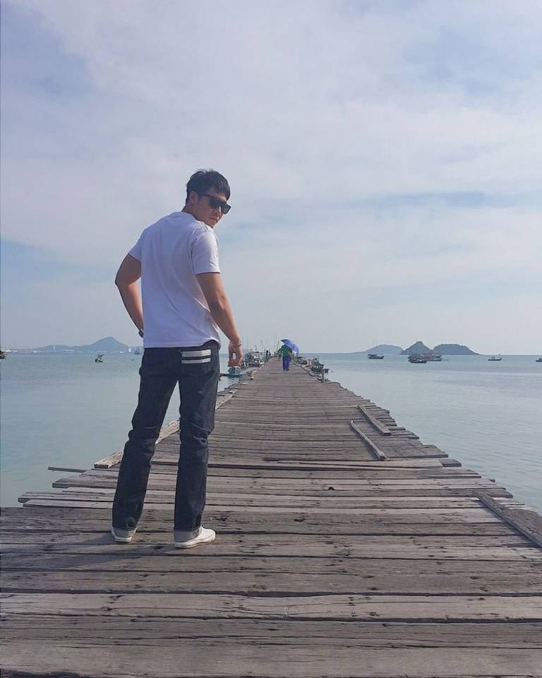 เมื่อวานฉันพบเขาแถวๆ ทางเดิน 2,414