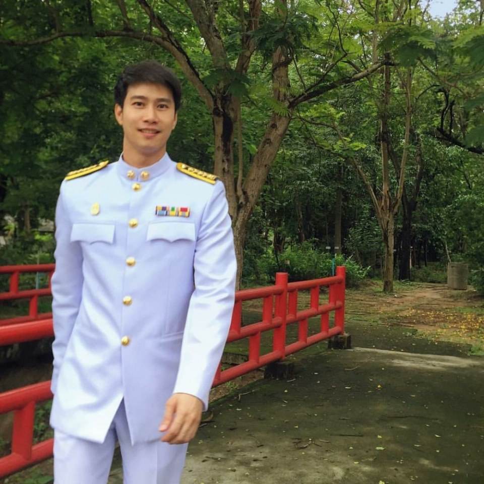 เมื่อวานฉันพบเขาแถวๆ ทางเดิน 2,414