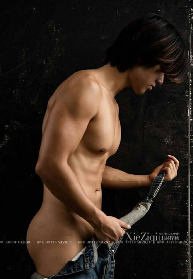 hot male 325 (18+)
