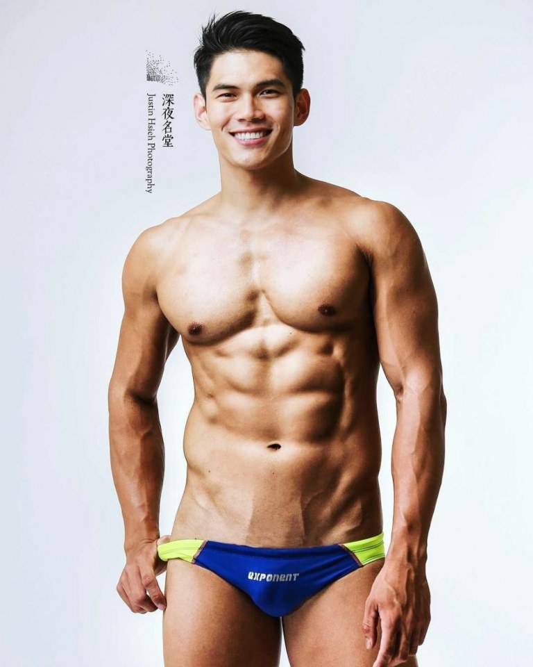 hot male 325 (18+)