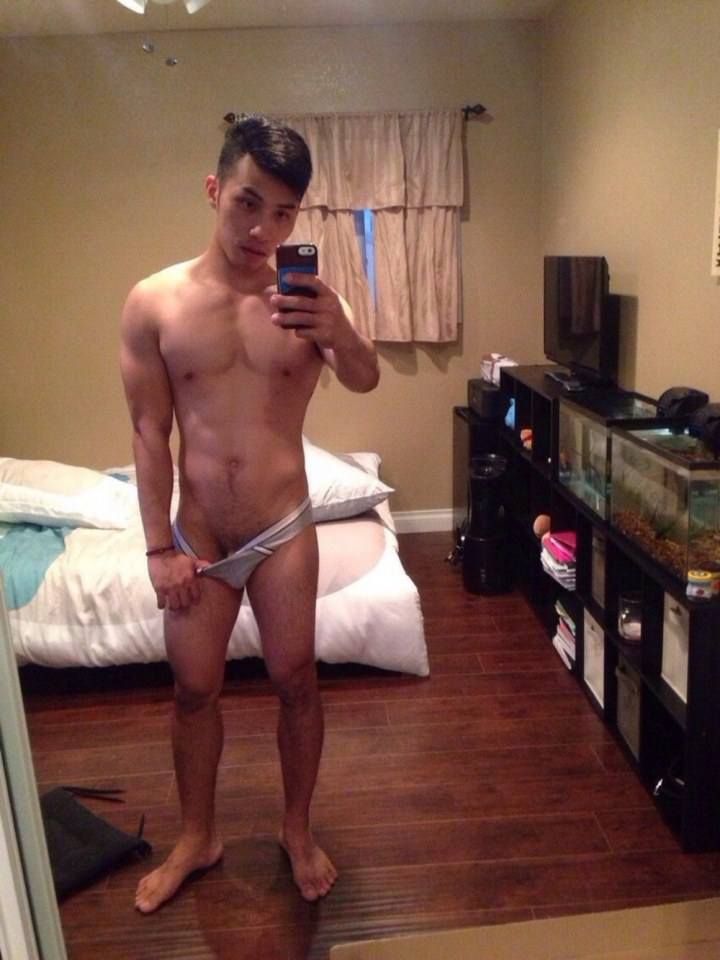 hot male 325 (18+)