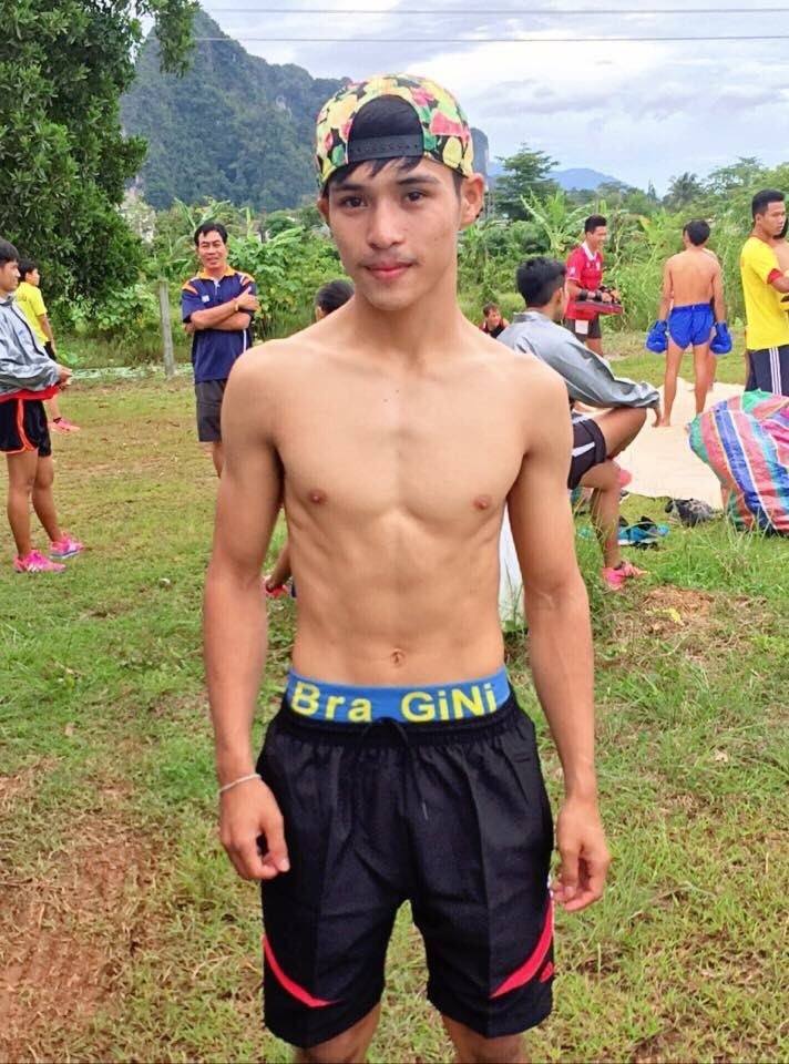 อยากคลำกระจับนักมวย