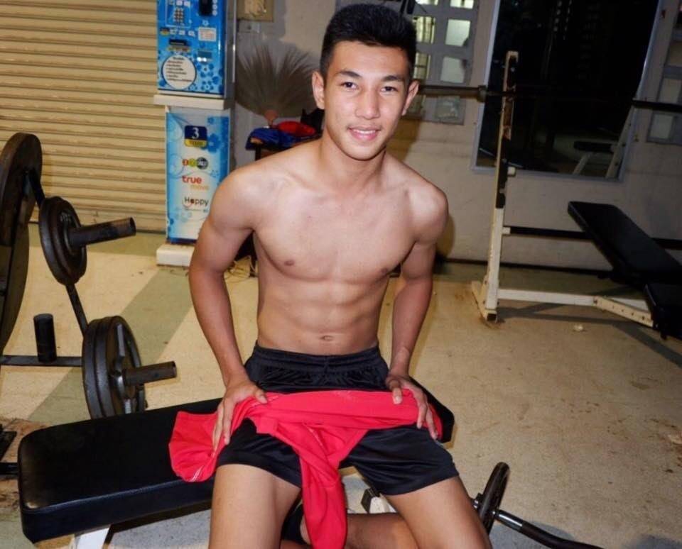 อยากคลำกระจับนักมวย