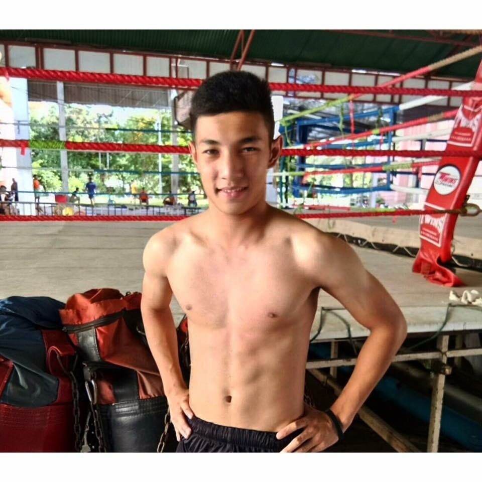 อยากคลำกระจับนักมวย