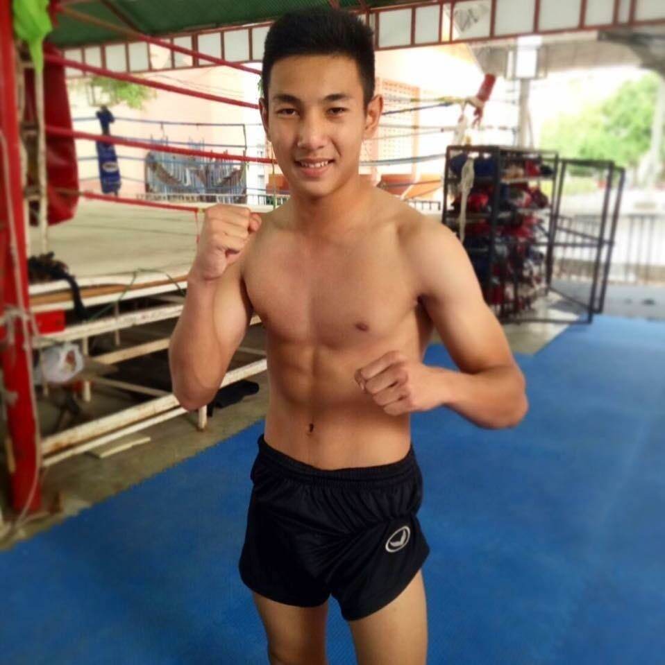 อยากคลำกระจับนักมวย