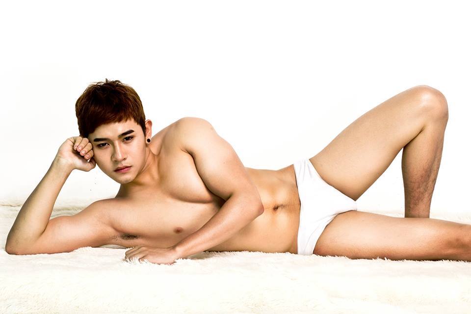 hot male 326 (18+)