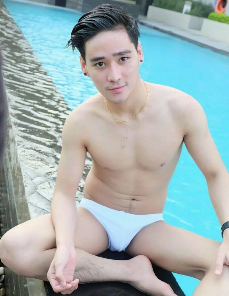 hot male 326 (18+)