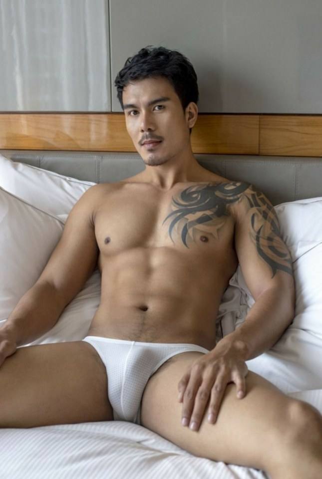 hot male 326 (18+)