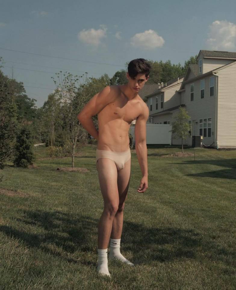 hot male 327 (18+)