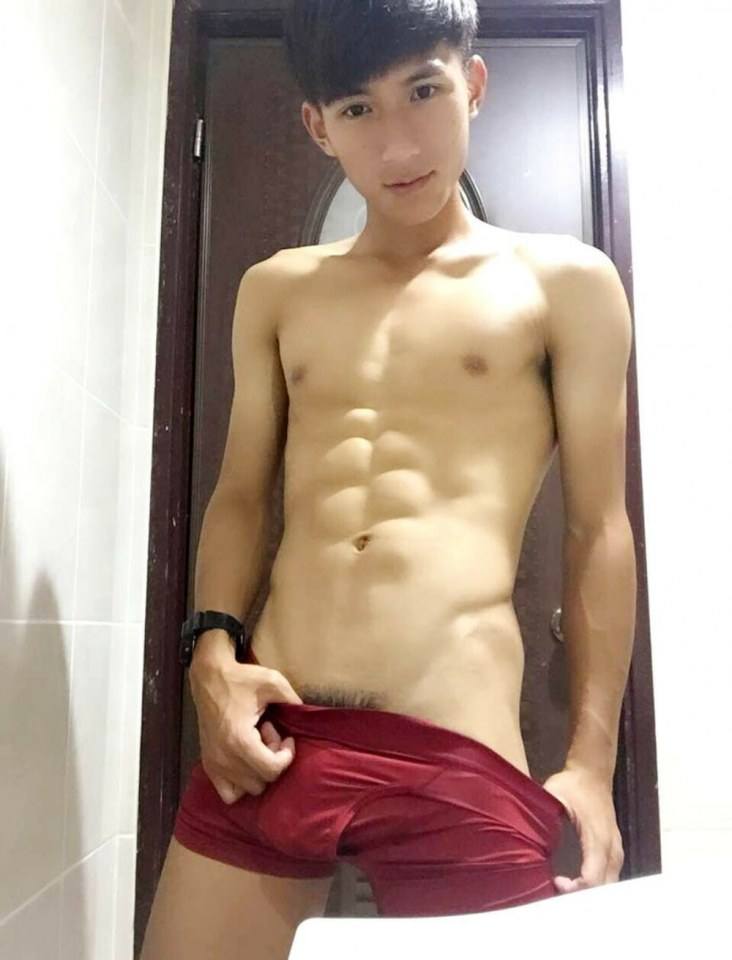 hot male 327 (18+)