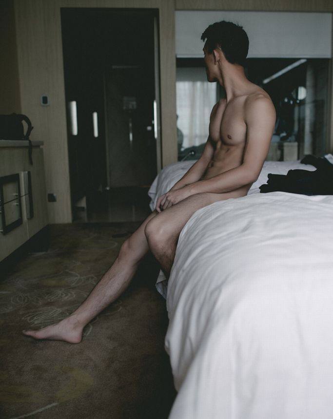 hot male 327 (18+)
